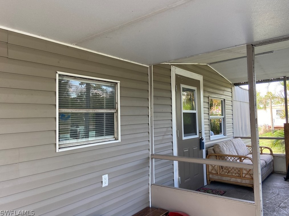 8146 Ebson Dr, Fort Myers FL  33917-6258 exterior