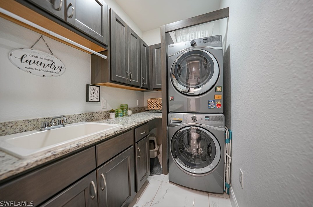 1010 Mineo Dr, Punta Gorda FL  33950-6647 exterior