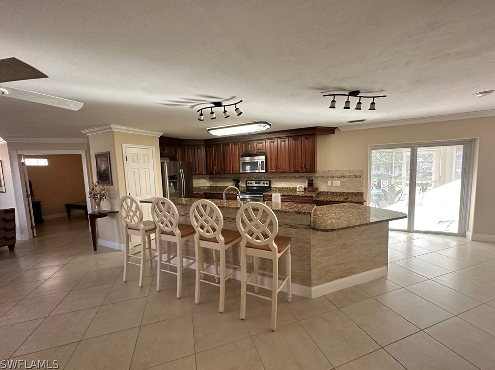 9142 Palm Island Cir, Fort Myers FL  33903-5244 exterior