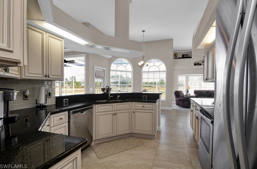 6324 Swiss Blvd, Punta Gorda FL  33982-2127 exterior