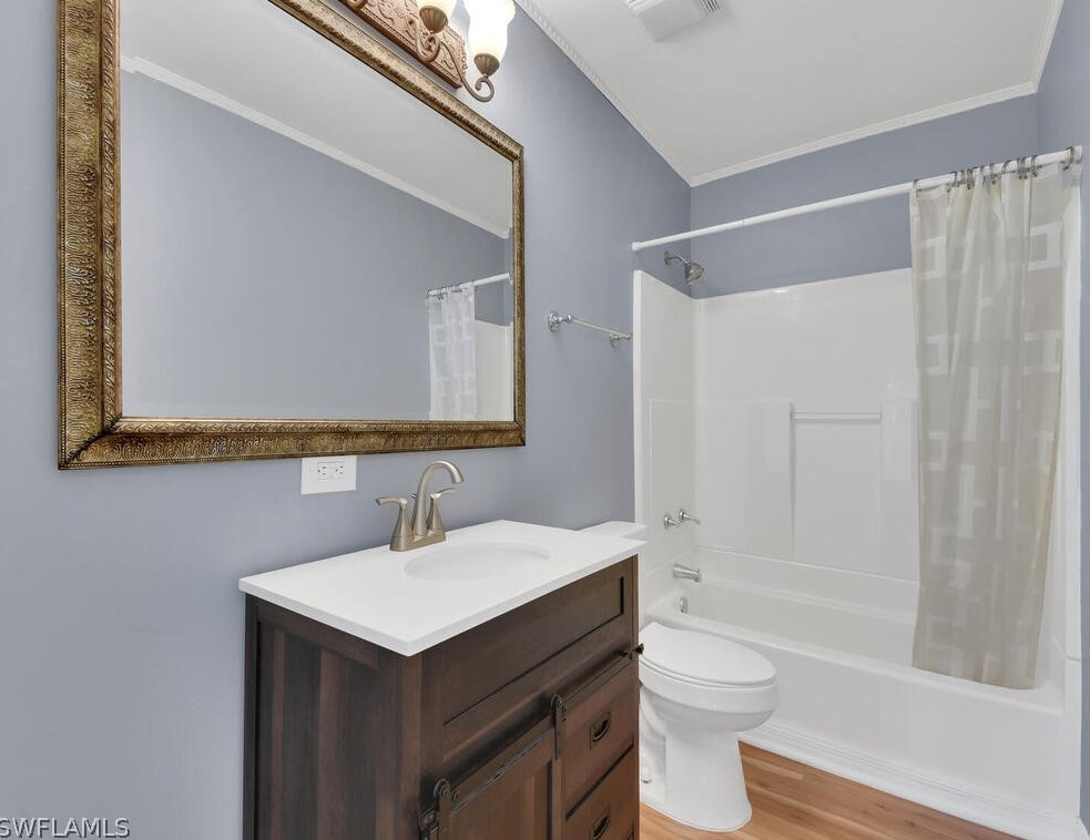 7563 Captiva Blvd, Fort Myers FL  33967-6121 exterior