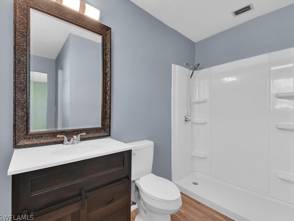 7563 Captiva Blvd, Fort Myers FL  33967-6121 exterior