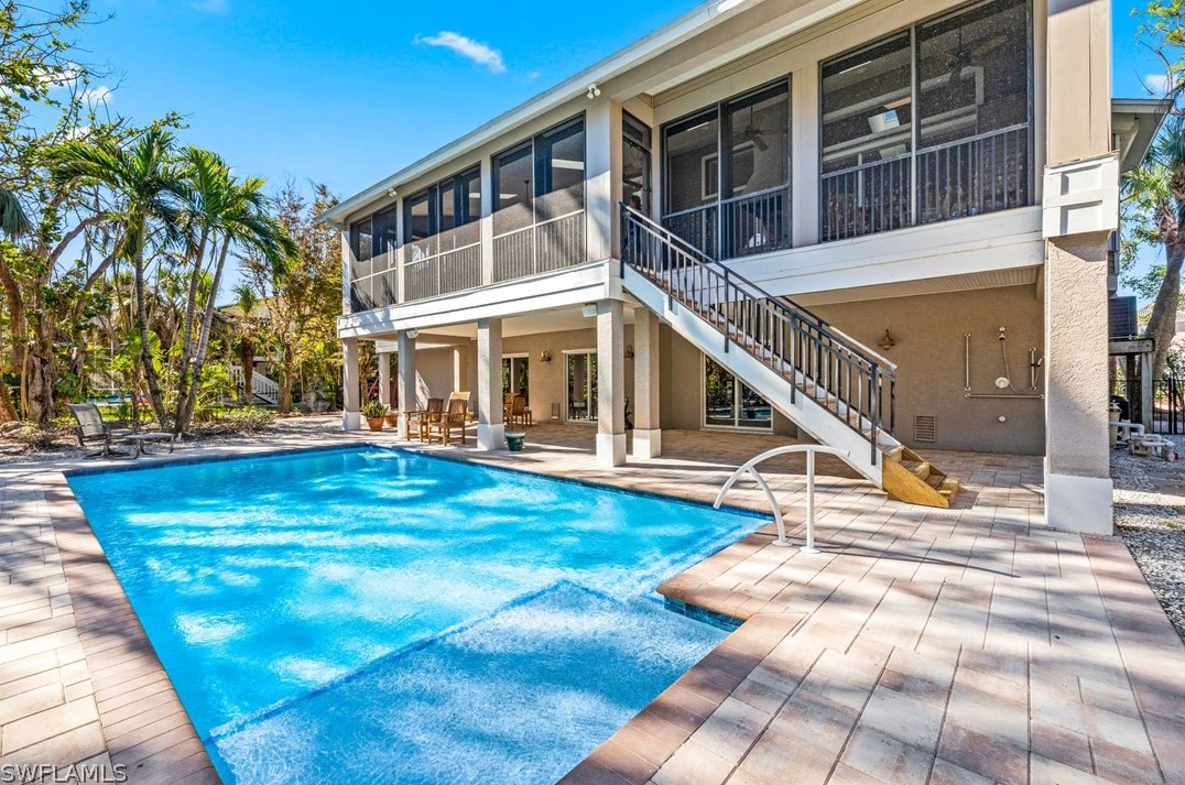 682 Pyrula Ave, Sanibel, FL 33957