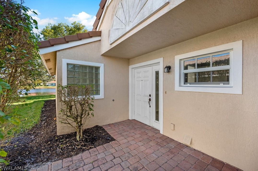 2208 Summersweet Dr, Alva FL  33920-4606 exterior