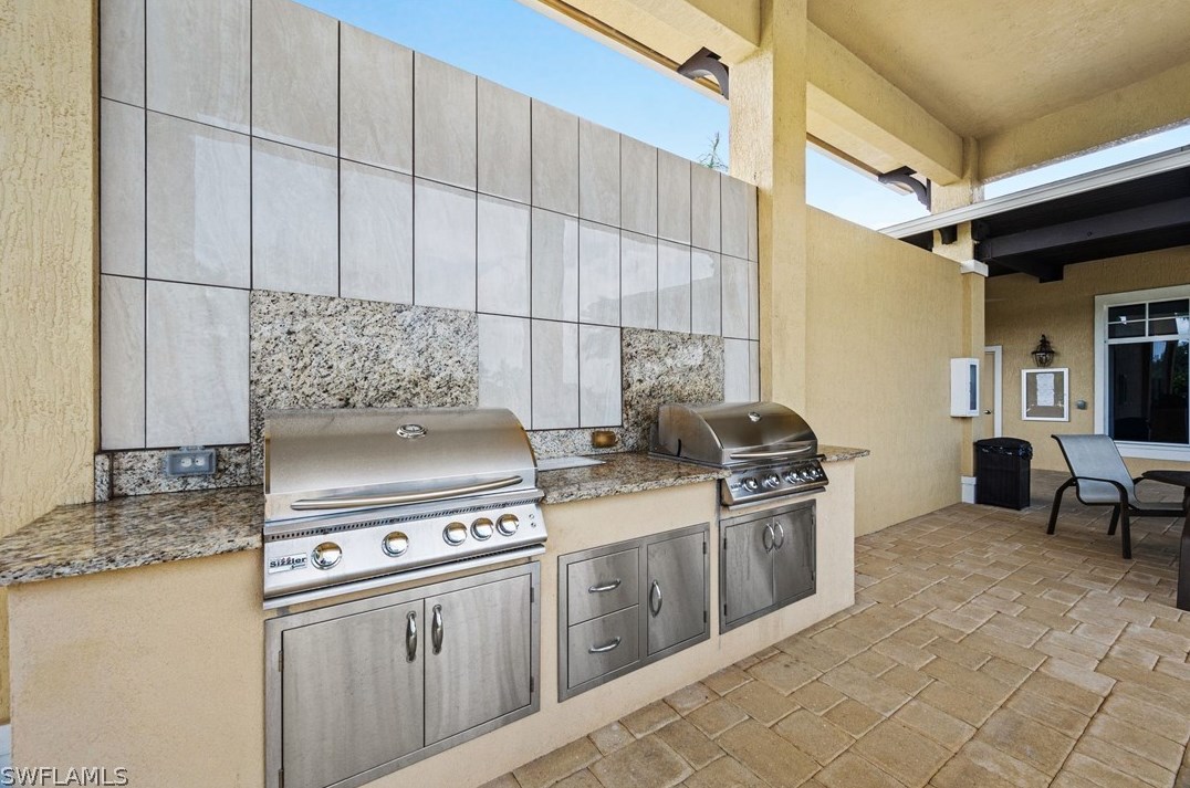 2208 Summersweet Dr, Alva FL  33920-4606 exterior