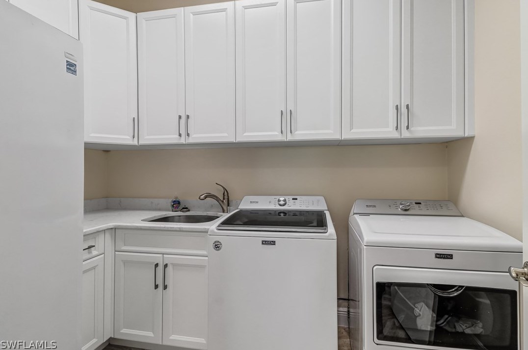 111 12th Ter, Cape Coral FL  33909-1112 exterior
