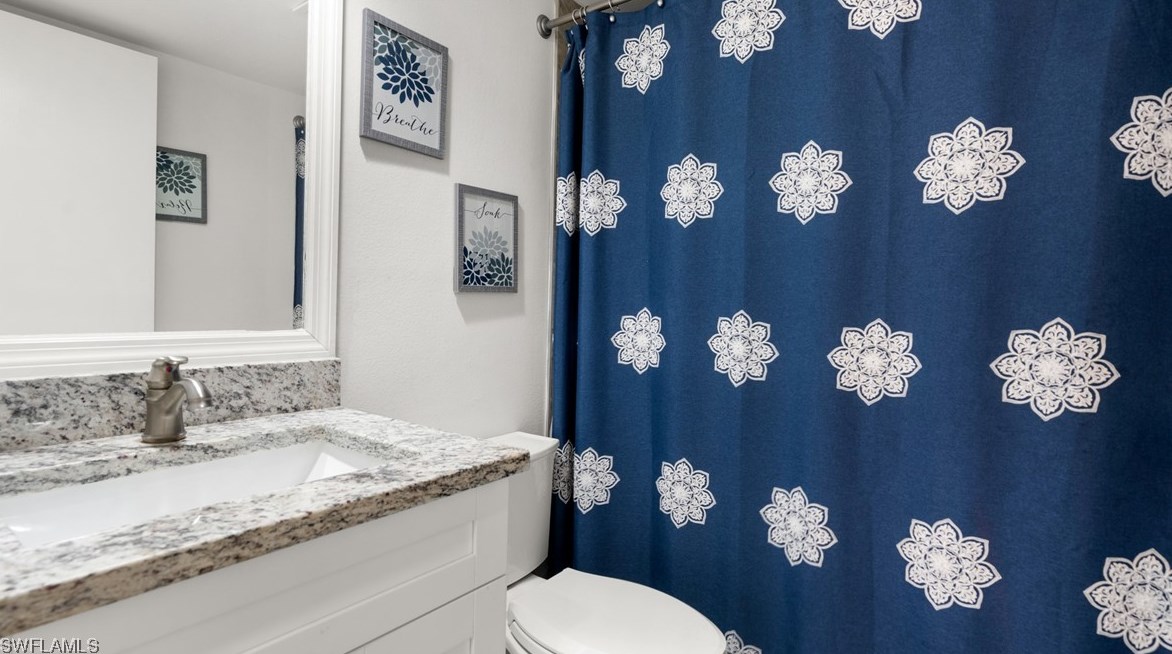 5412 Harbour Castle Dr, Fort Myers FL  33907-7841 exterior