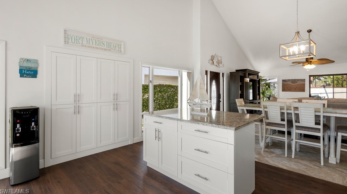 5412 Harbour Castle Dr, Fort Myers FL  33907-7841 exterior