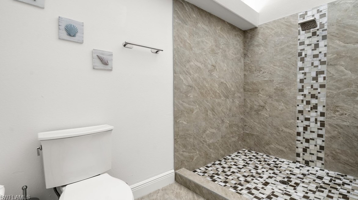 5412 Harbour Castle Dr, Fort Myers FL  33907-7841 exterior