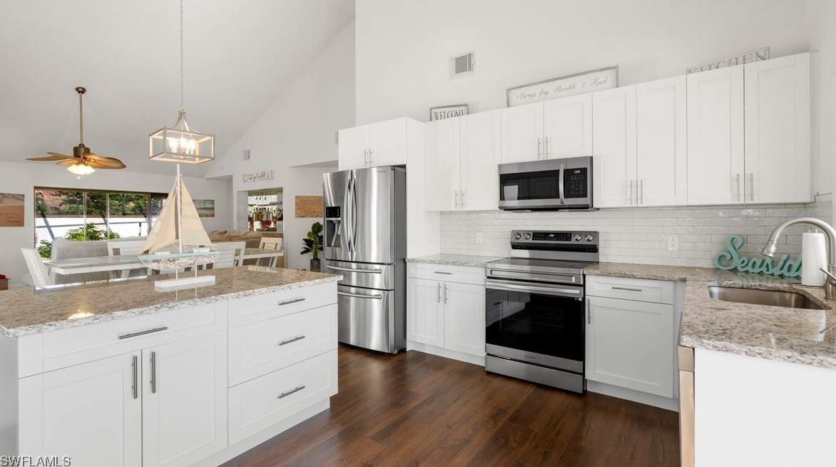 5412 Harbour Castle Dr, Fort Myers FL  33907-7841 exterior