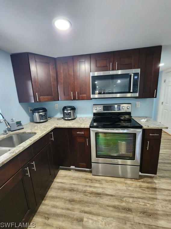 8146 Ebson Dr, Fort Myers FL  33917-6258 exterior