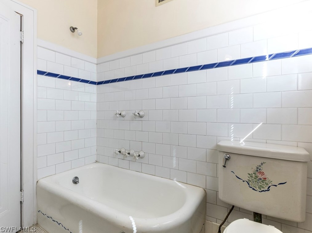 1249 Osceola Dr, Fort Myers FL exterior