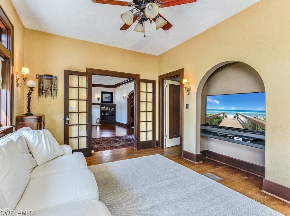 1249 Osceola Dr, Fort Myers FL exterior