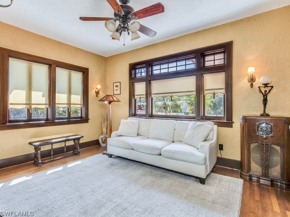 1249 Osceola Dr, Fort Myers FL exterior