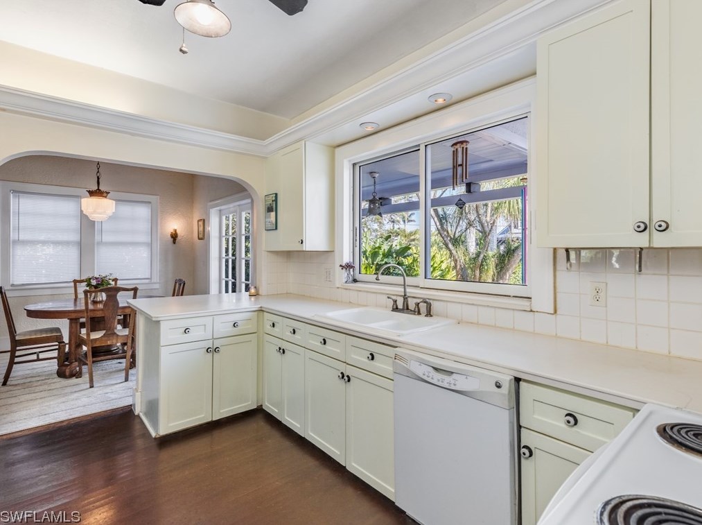 1249 Osceola Dr, Fort Myers FL exterior