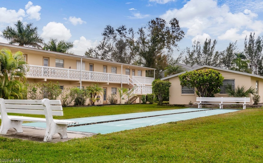 13150 Kings Point Dr, Fort Myers FL  33919-7975 exterior