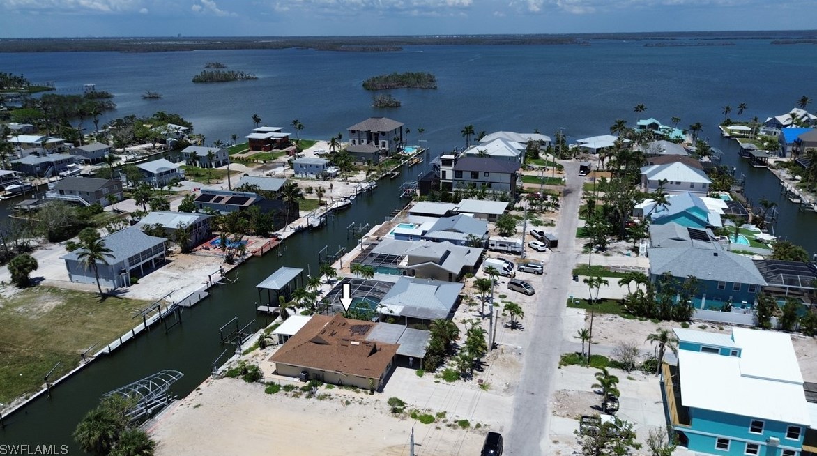 189 Curlew St, Fort Myers Beach, FL 33931