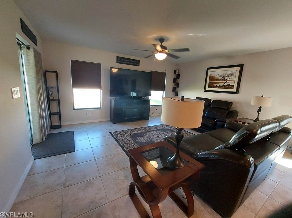 2705 5th Ter, Cape Coral FL  33993-7045 exterior