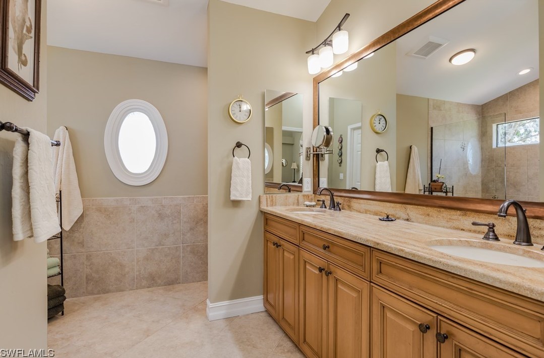 6626 Kestrel Cir, Fort Myers FL  33966-1365 exterior