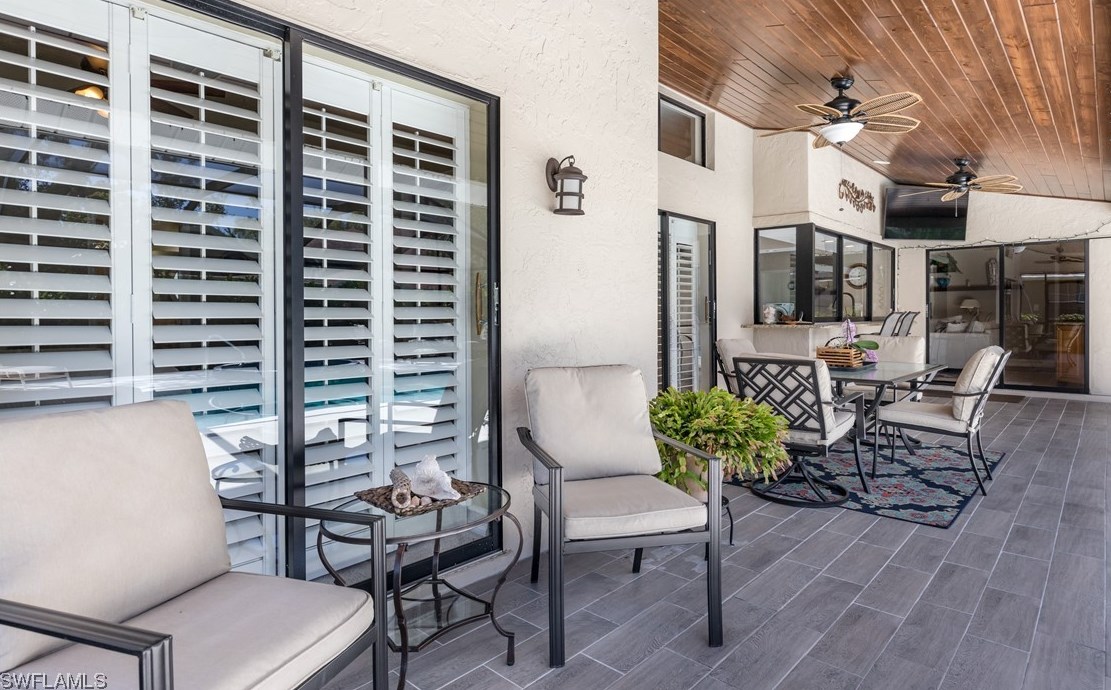 6626 Kestrel Cir, Fort Myers FL  33966-1365 exterior