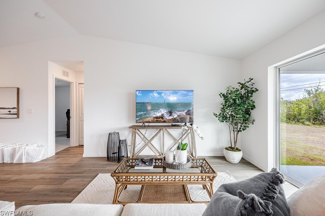 2604 5th Ave, Cape Coral FL  33909-8843 exterior