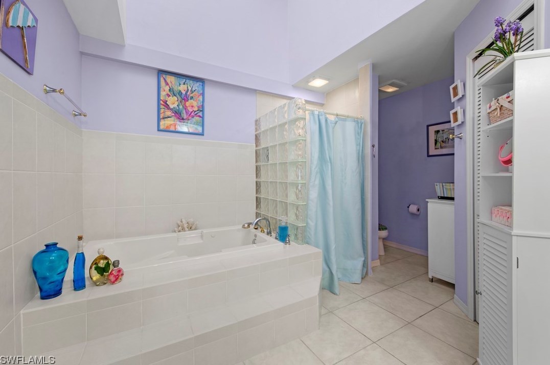 5470 Harbour Castle Dr, Fort Myers FL 33907-7846 exterior