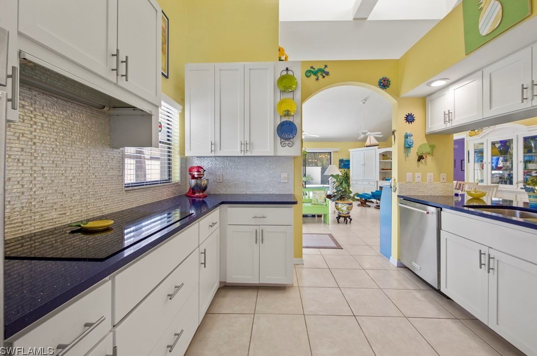 5470 Harbour Castle Dr, Fort Myers FL 33907-7846 exterior