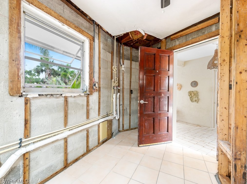 1011 S Yachtsman Dr, Sanibel, FL 33957
