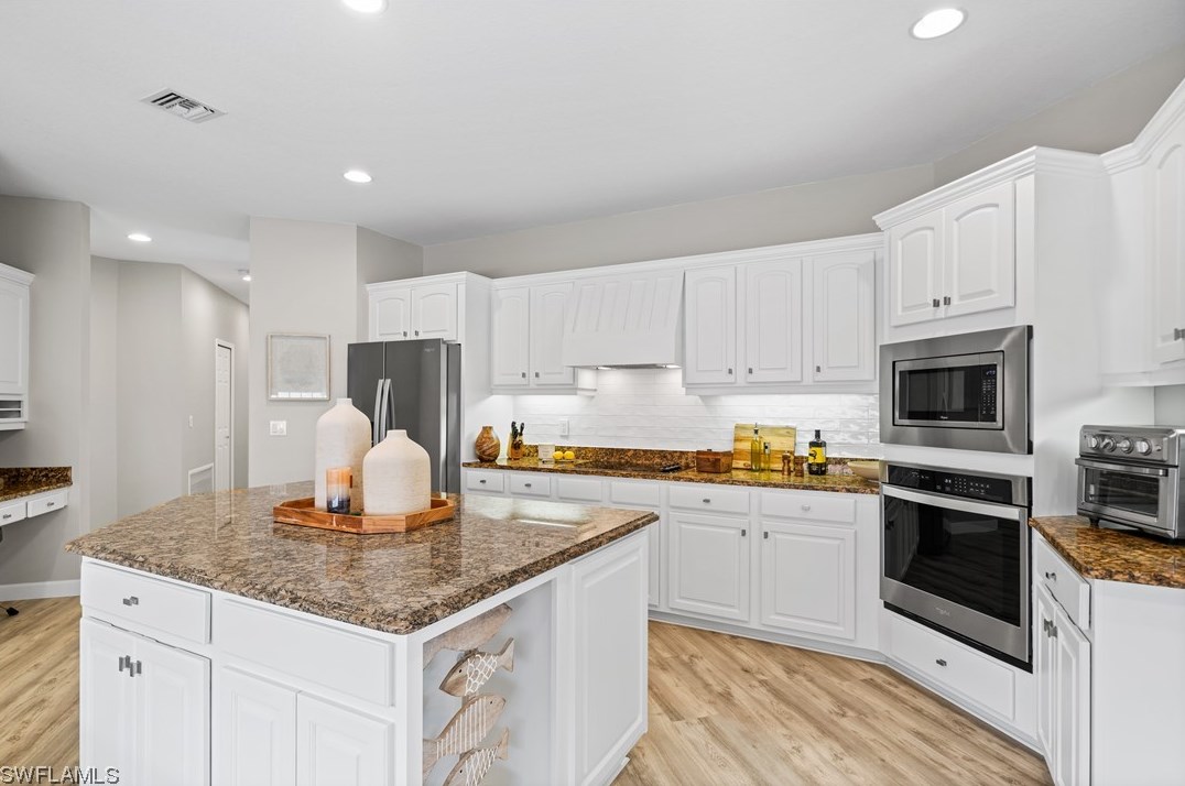 15071 Intracoastal Ct, Fort Myers FL  33908-6807 exterior