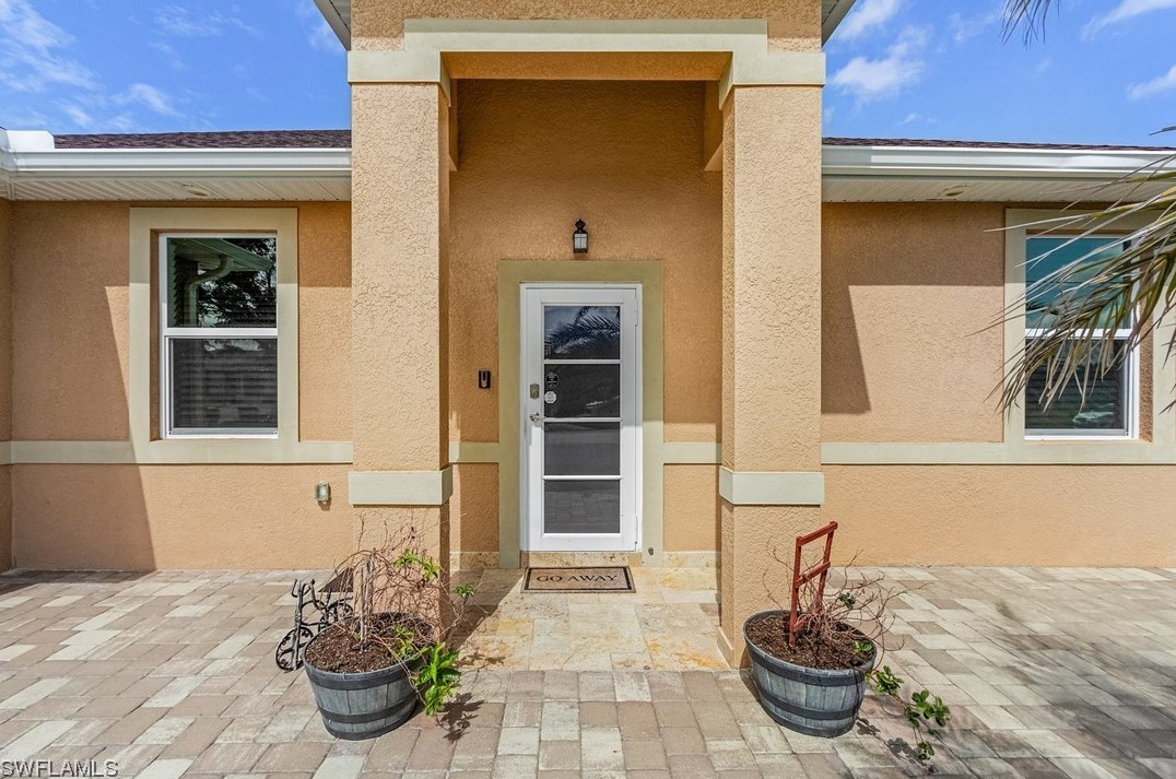134 5th Ave, Cape Coral FL  33909-2535 exterior