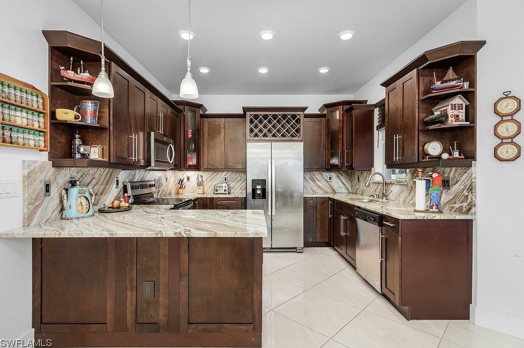 134 5th Ave, Cape Coral FL  33909-2535 exterior