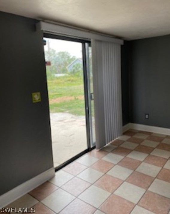 2303 Hamilton Ave, Alva FL  33920-1037 exterior