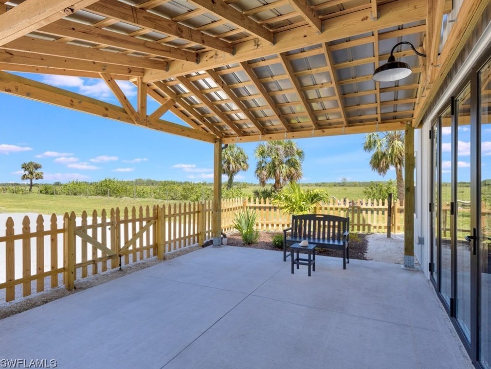 18731 Fichters Creek Ln, Alva FL  33920-3232 exterior