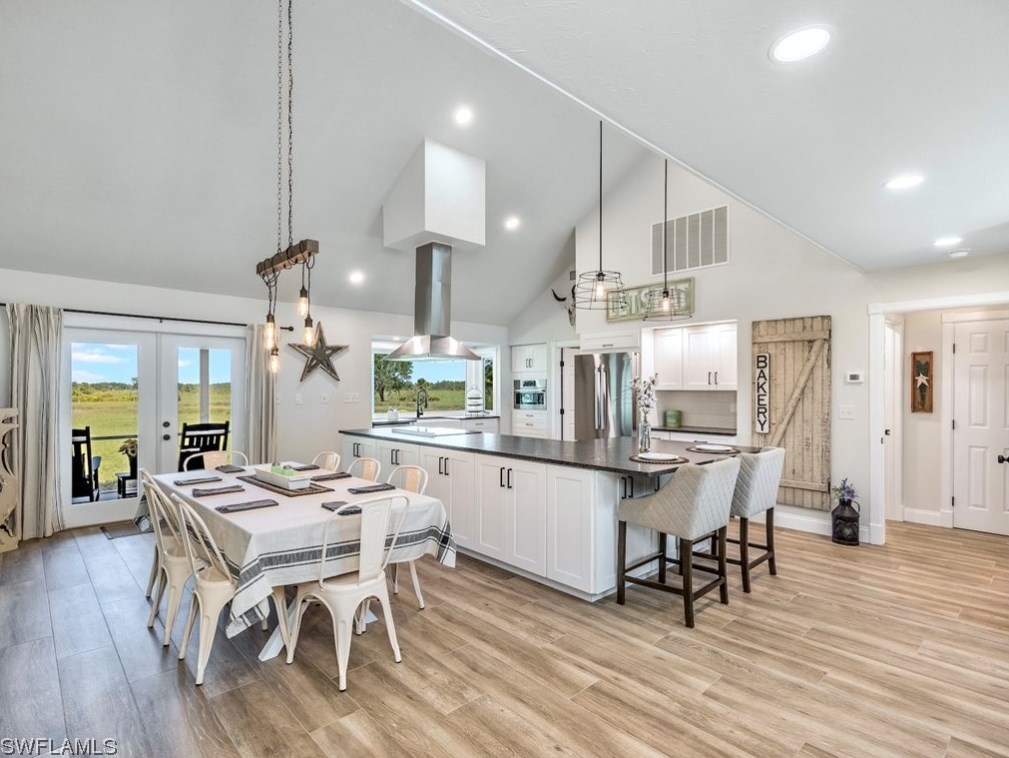 18731 Fichters Creek Ln, Alva FL  33920-3232 exterior