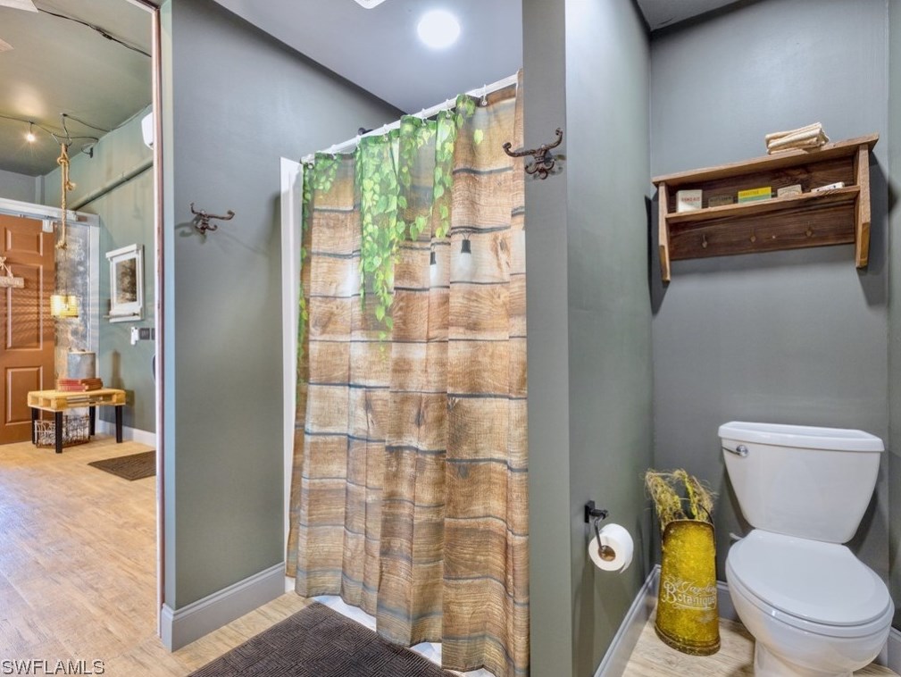 18731 Fichters Creek Ln, Alva FL  33920-3232 exterior