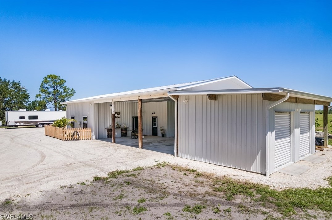 18731 Fichters Creek Ln, Alva FL  33920-3232 exterior