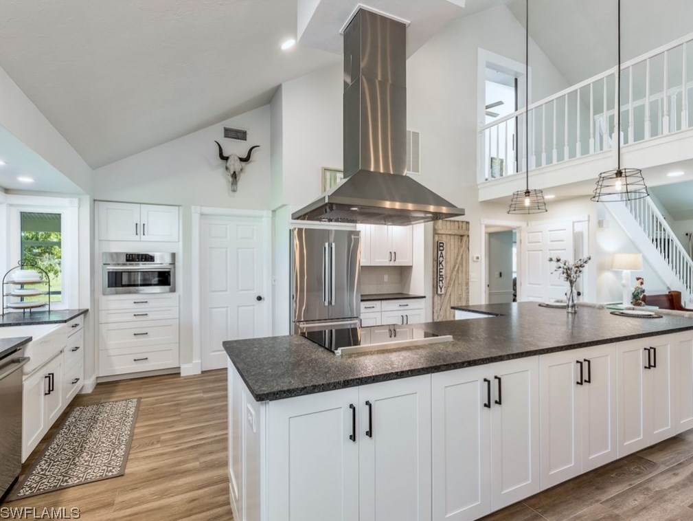 18731 Fichters Creek Ln, Alva FL  33920-3232 exterior