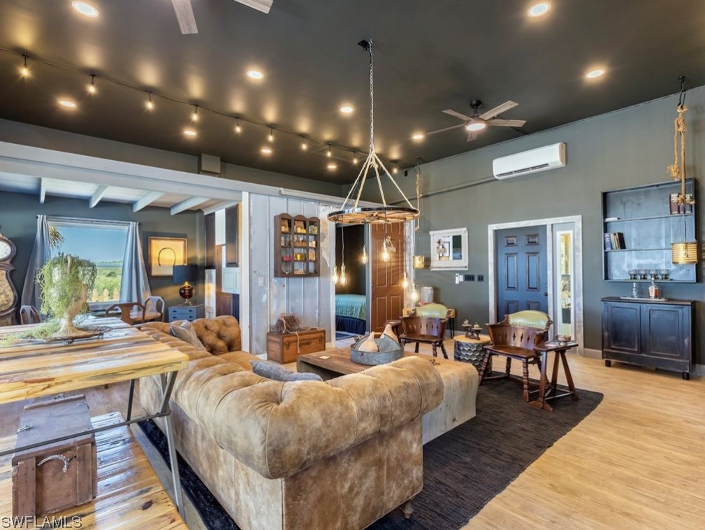 18731 Fichters Creek Ln, Alva FL  33920-3232 exterior