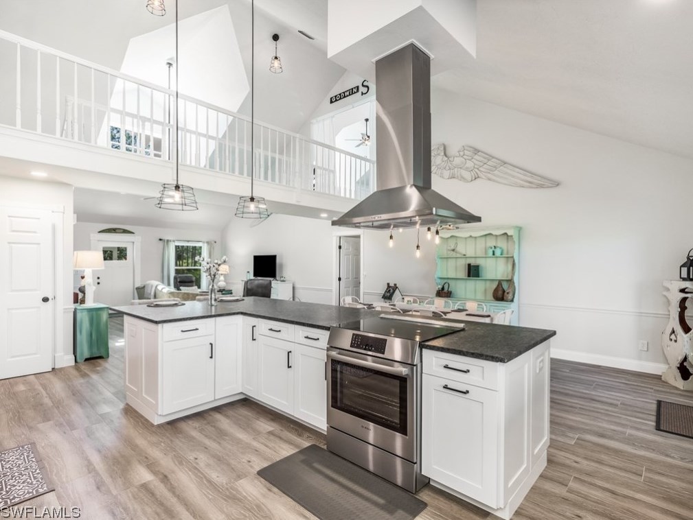 18731 Fichters Creek Ln, Alva FL  33920-3232 exterior