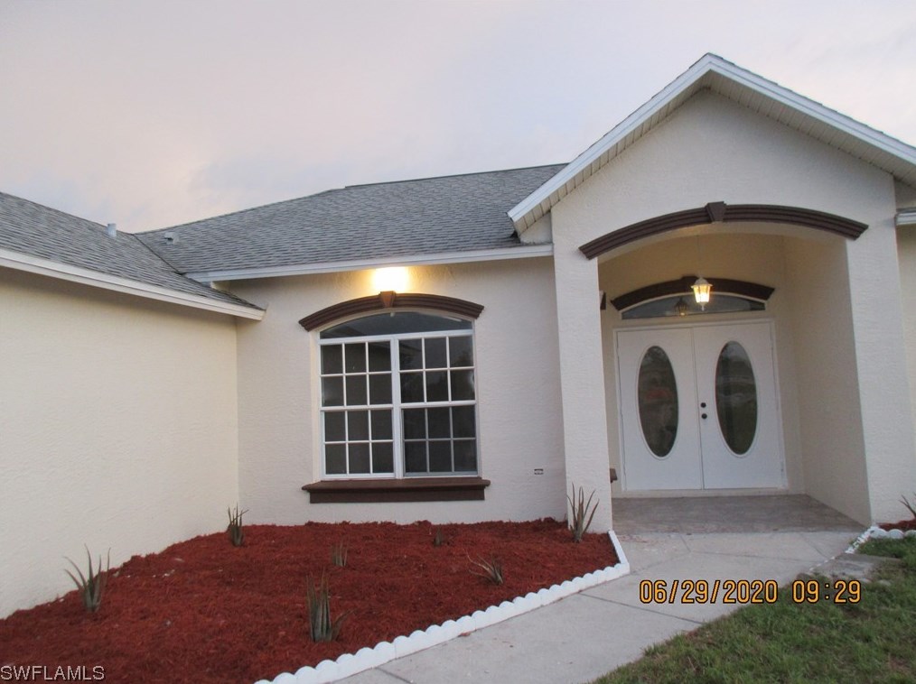 918 13th St, Cape Coral FL  33909-1411 exterior
