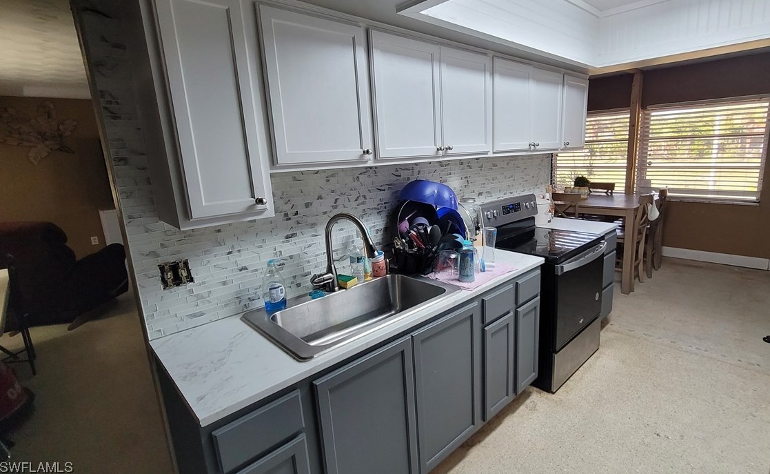 2031 Maravilla Cir, Fort Myers FL  33901-7232 exterior