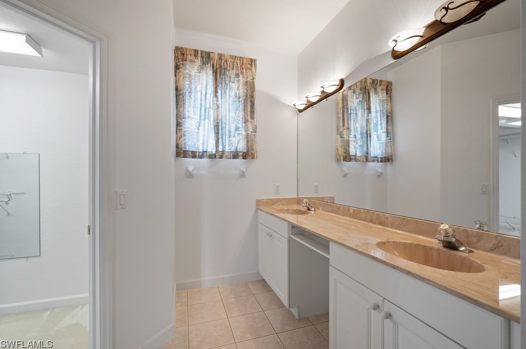 7935 Harmony Lake Ct, Fort Myers FL  33907-6806 exterior