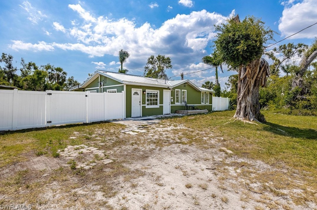 6417 Scott St, Punta Gorda FL 33950-3944 exterior