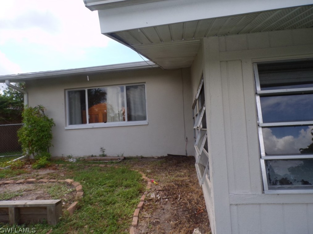 794 Hydrangea Dr, Fort Myers FL  33903-5217 exterior