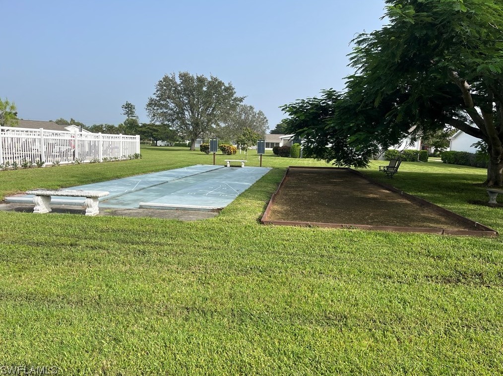 6933 Dog Leg Way, Fort Myers FL  33919-6637 exterior