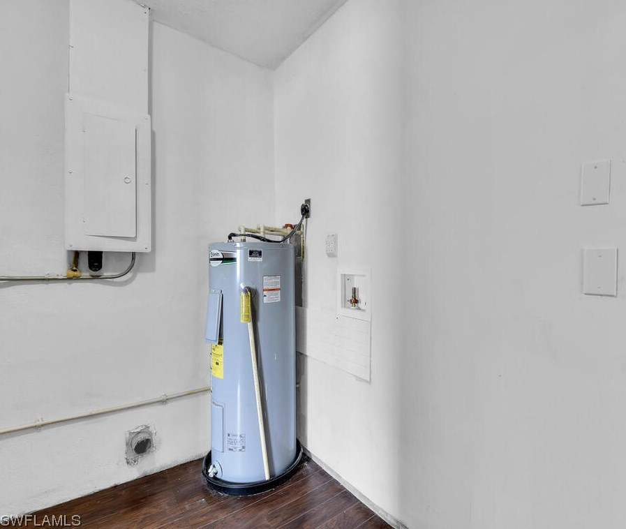 13242 2nd St, Fort Myers FL  33905-2006 exterior