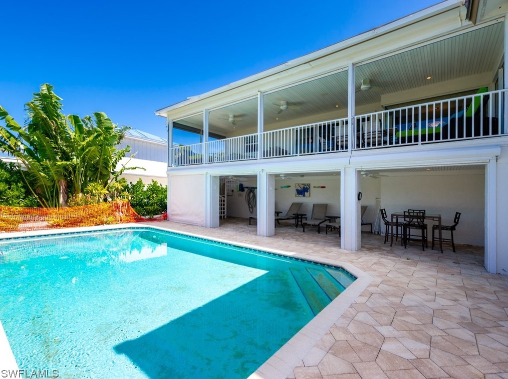 549 E Rocks Dr, Sanibel, FL 33957