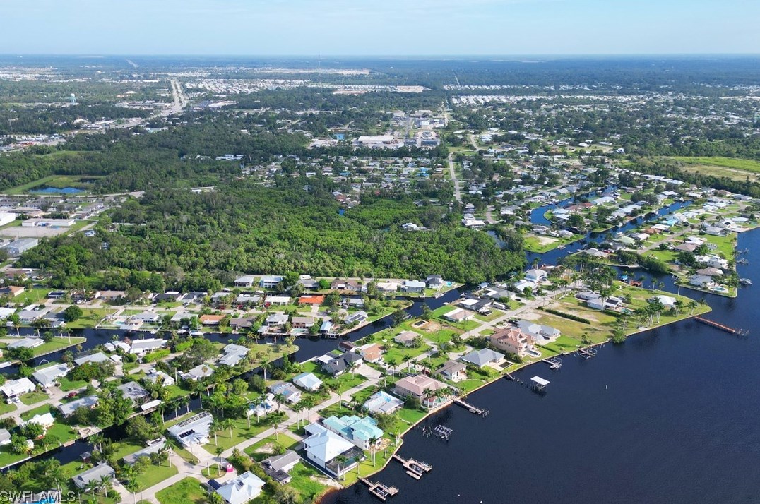 50 Estate Dr, Fort Myers FL  33917-5316 exterior