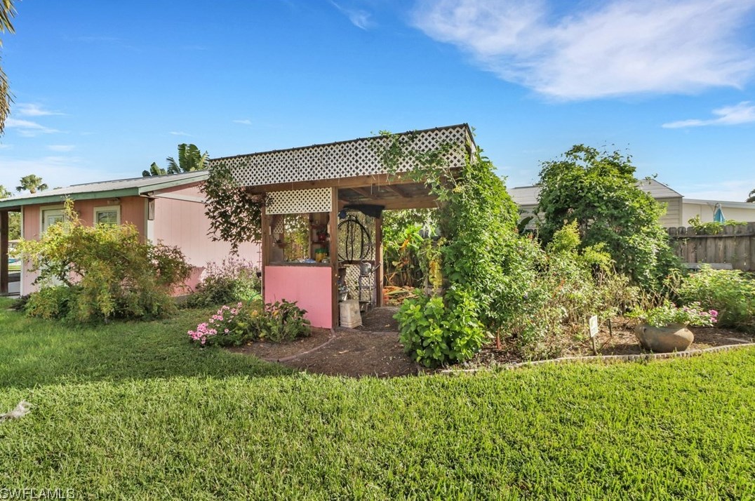 50 Estate Dr, Fort Myers FL  33917-5316 exterior