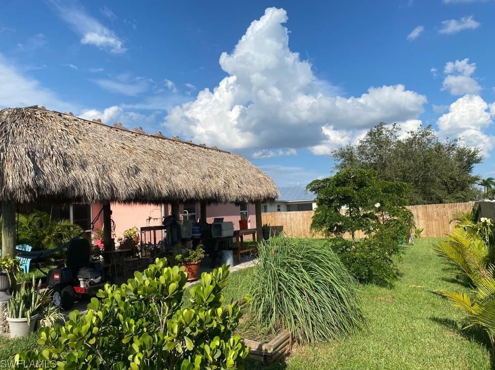 2700 7th Ter, Cape Coral FL  33993-6435 exterior